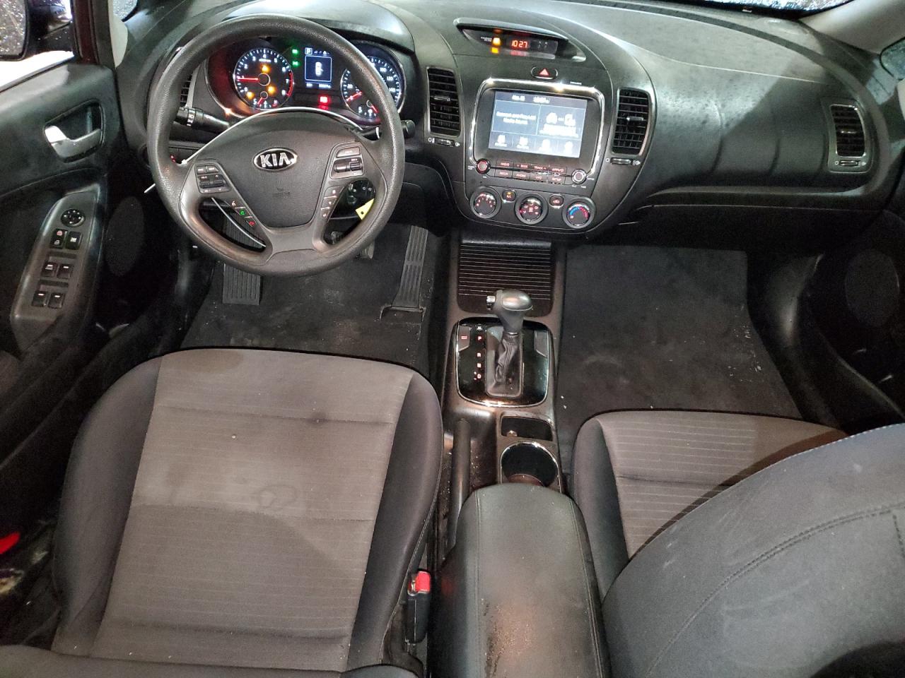 2018 KIA Forte VIN 3KPFL4A76JE196331 photo 8