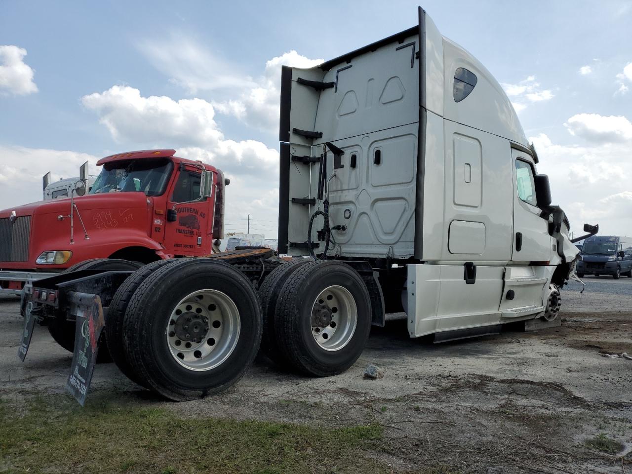 2020 FREIGHTLINER All other VIN 3AKJHHDR5LSLN0910 photo 4