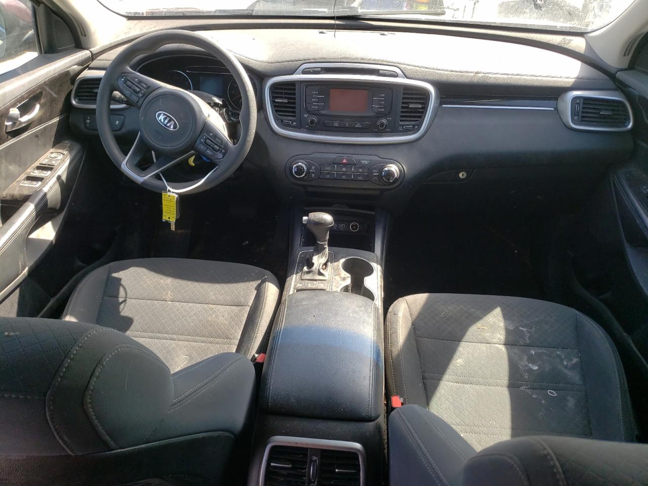 2018 Kia Sorento VIN 5XYPG4A58JG394628 photo 8