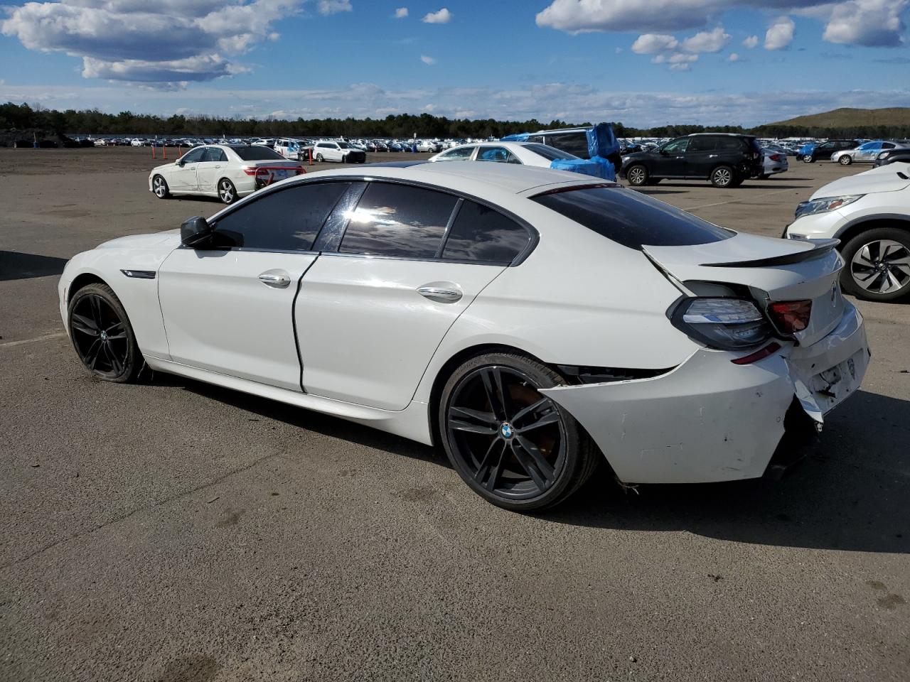 2015 BMW 6 series VIN WBA6B4C5XFD761359 photo 2
