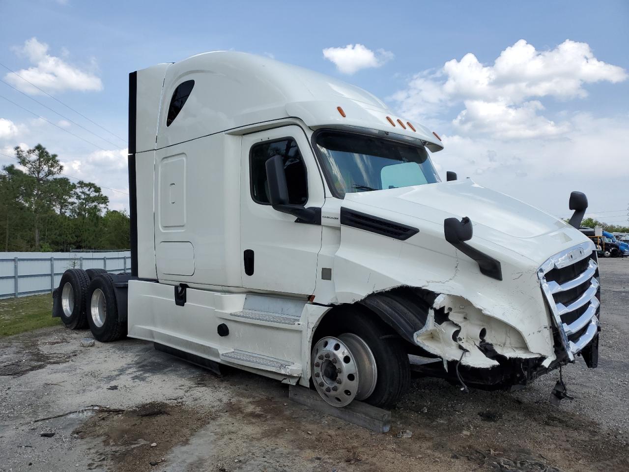 2020 FREIGHTLINER All other VIN 3AKJHHDR5LSLN0910 photo 1