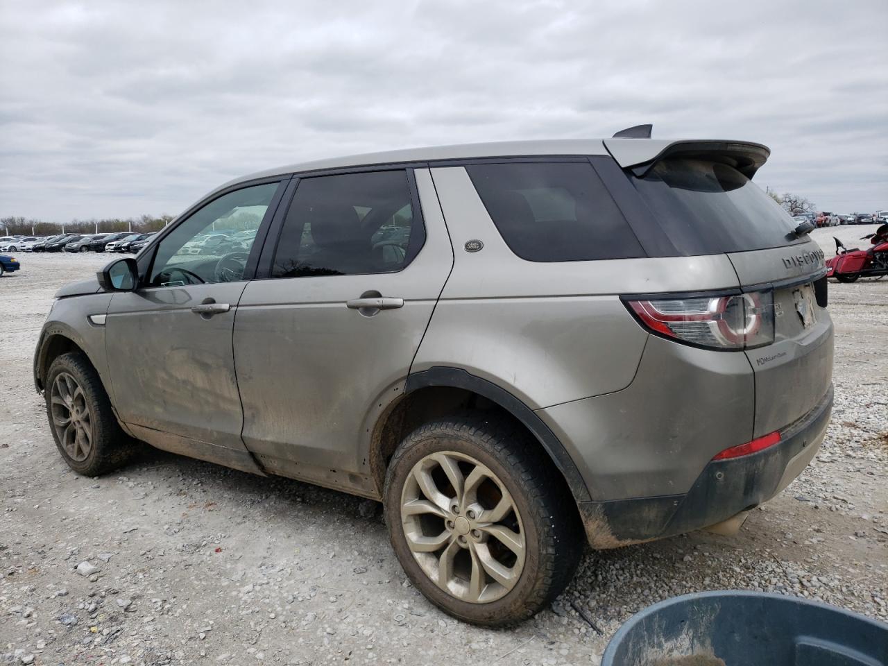 2017 LAND Discovery VIN SALCR2BG7HH665976 photo 2