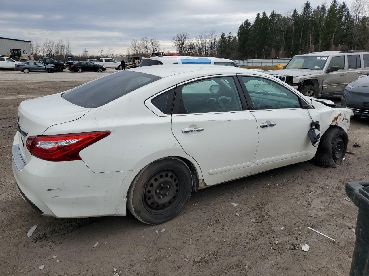 2017 NISSAN Altima VIN 1N4AL3AP0HC130658 photo 3