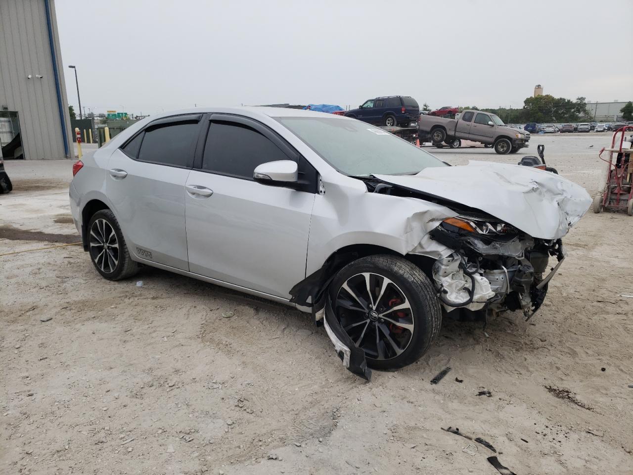 2019 TOYOTA Corolla VIN 2T1BURHE7KC211819 photo 4