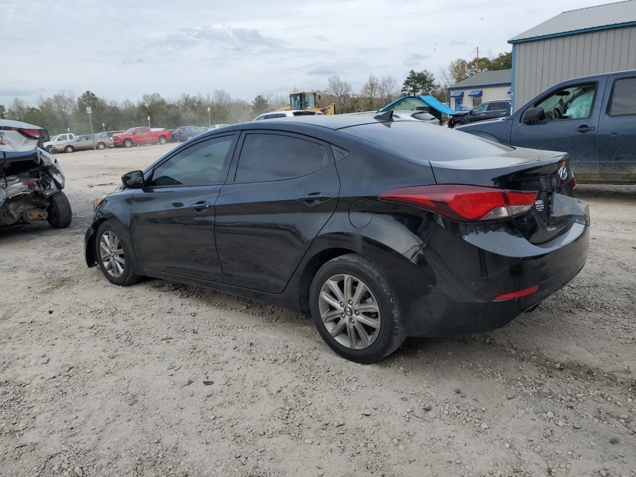 2015 HYUNDAI Elantra VIN 5NPDH4AE1FH650298 photo 2