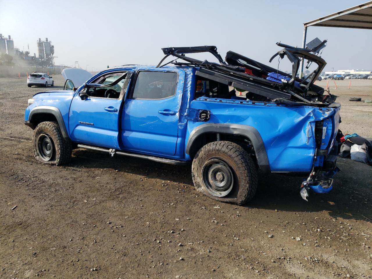 2020 TOYOTA Tacoma VIN 3TMCZ5AN6LM310164 photo 2