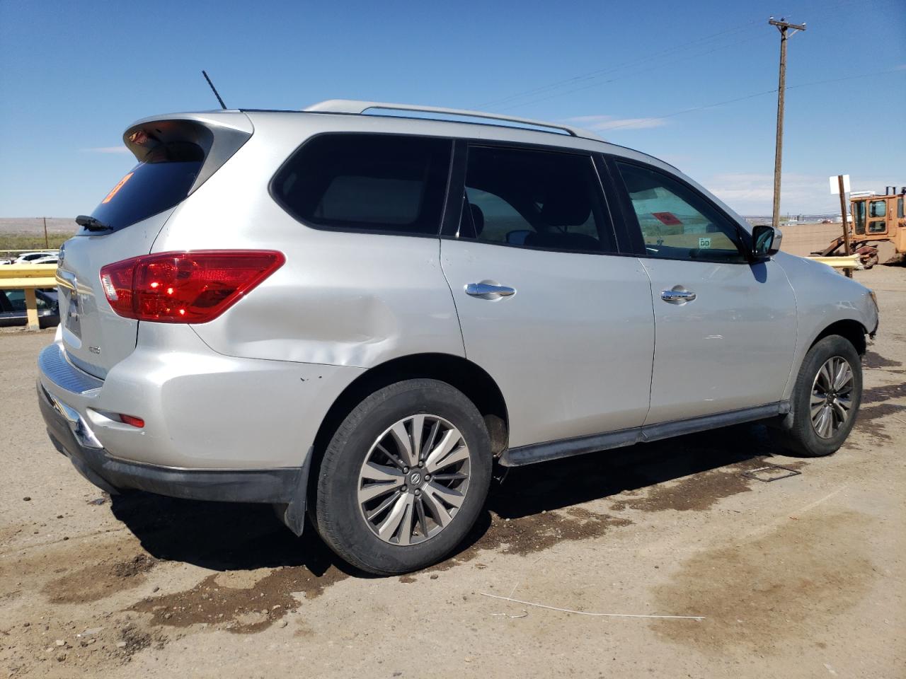 2017 NISSAN Pathfinder VIN 5N1DR2MM0HC630736 photo 3
