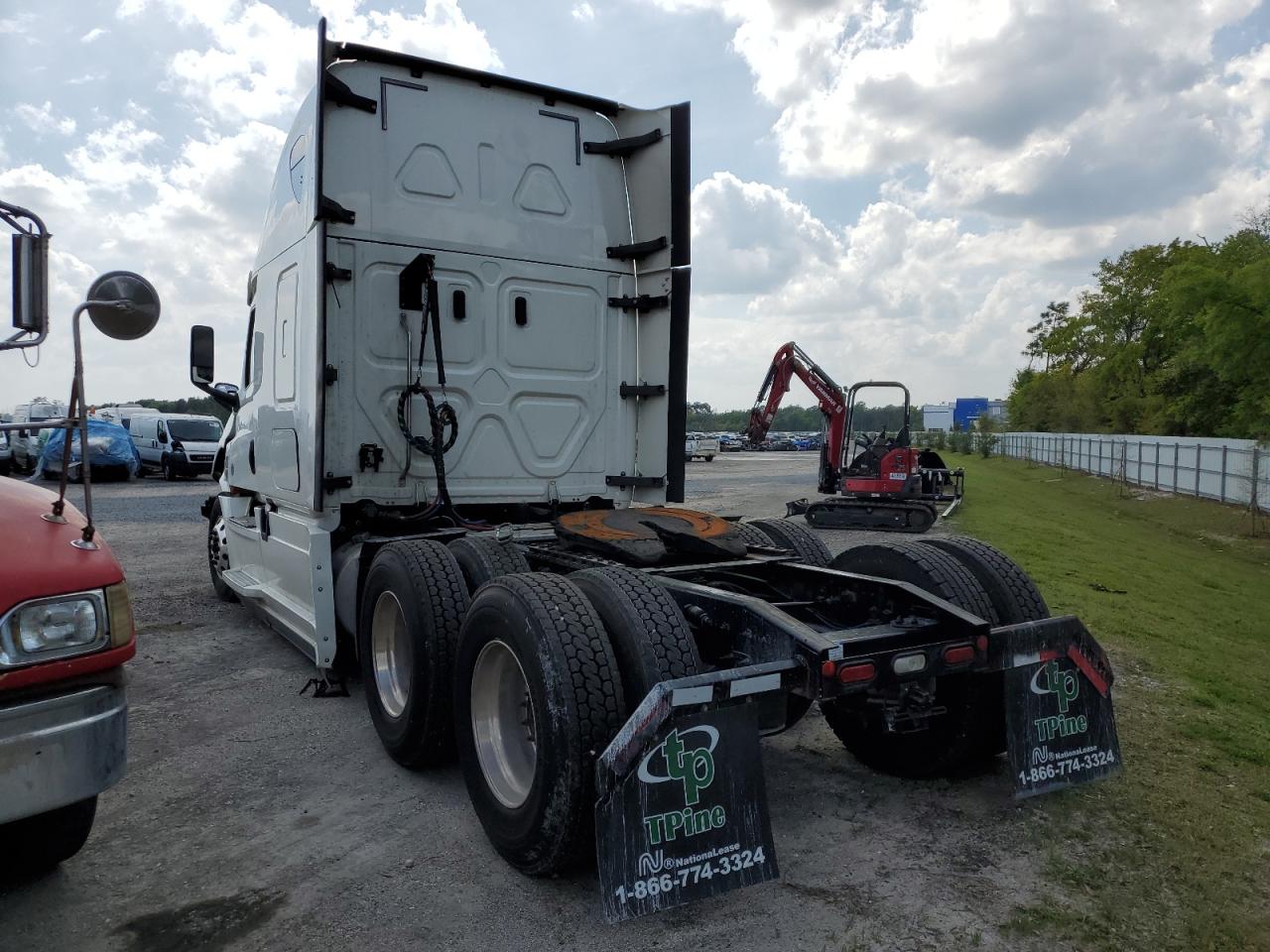 2020 FREIGHTLINER All other VIN 3AKJHHDR5LSLN0910 photo 3
