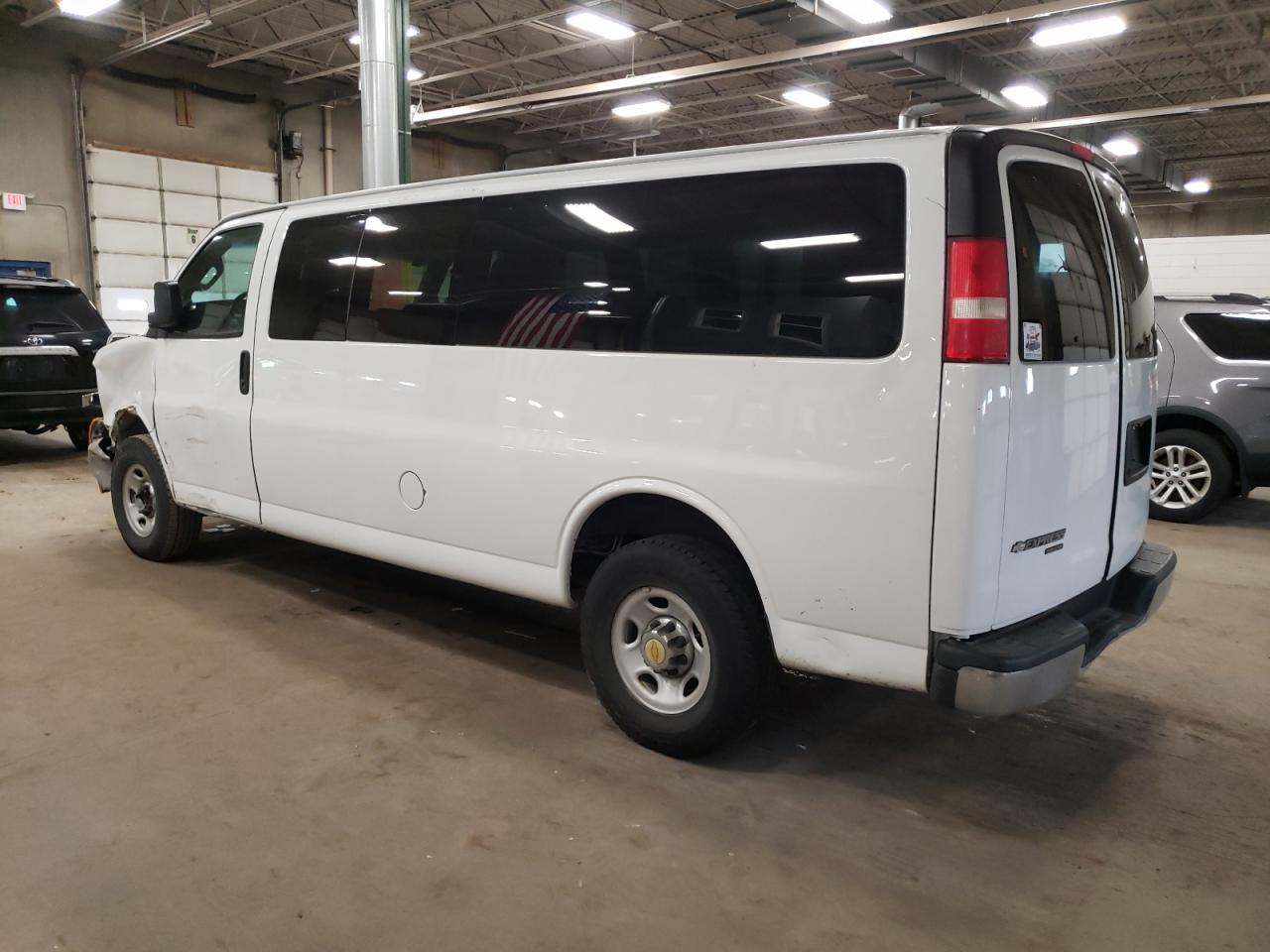 2016 CHEVROLET Express 2500 VIN 1GAZGPFG1G1296675 photo 2