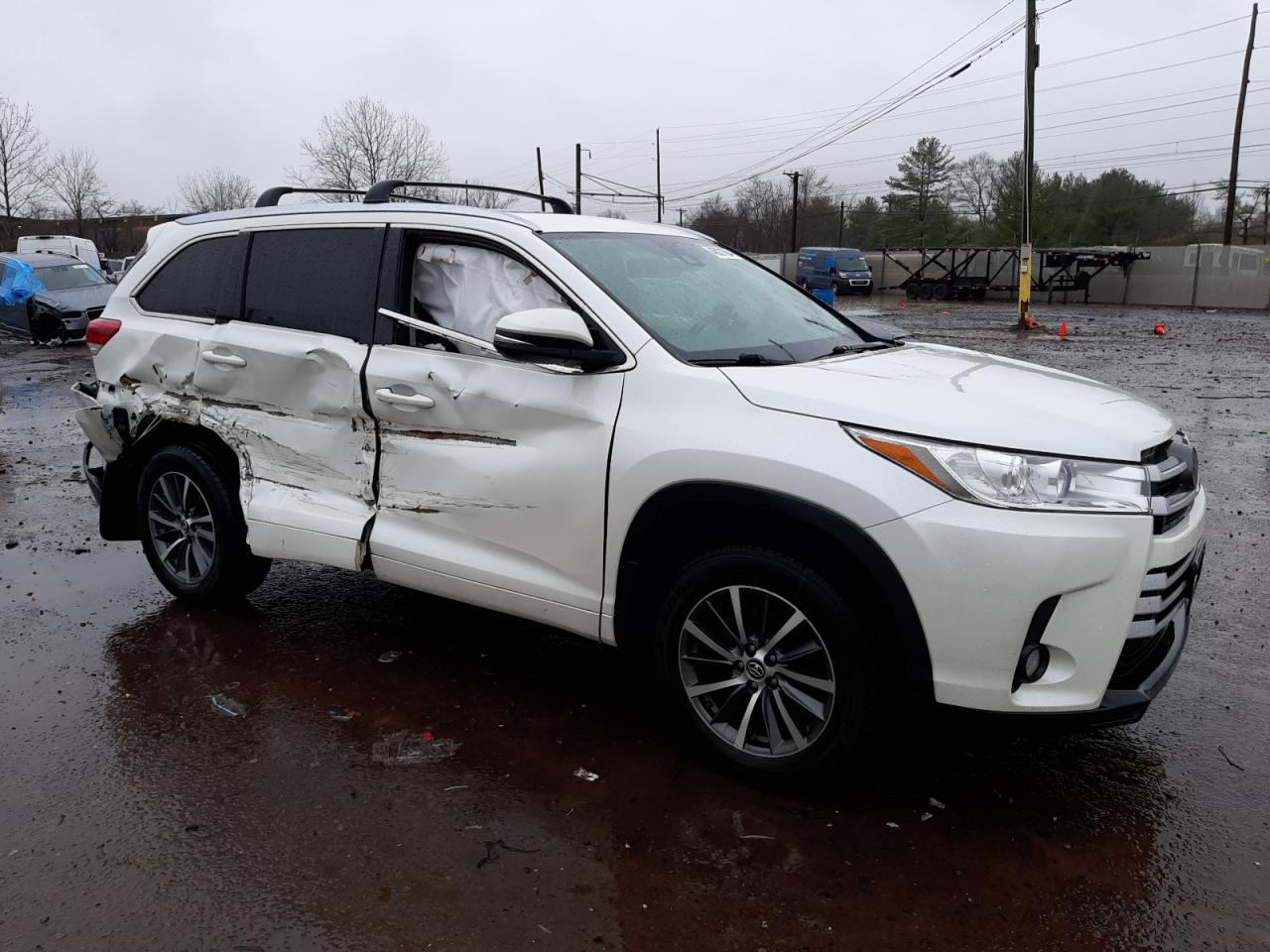 2018 Toyota Highlander VIN 5TDJZRFHXJS908336 photo 4