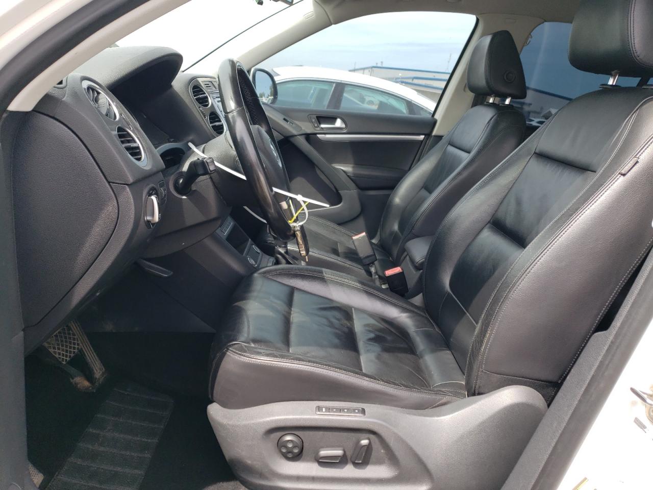 2012 VOLKSWAGEN Tiguan VIN WVGAV7AX6CW533297 photo 7