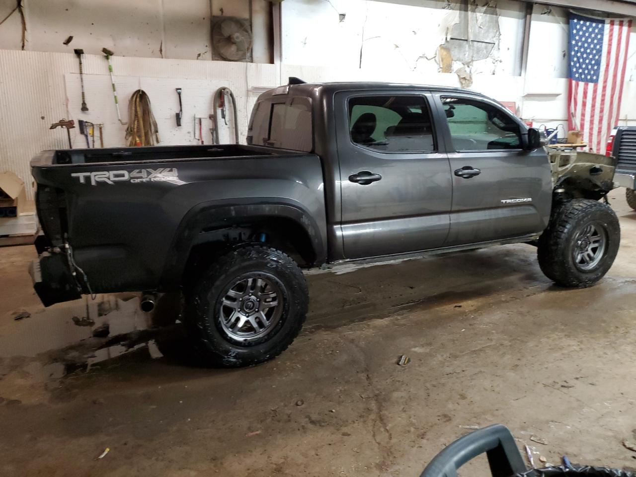 2017 TOYOTA Tacoma VIN 3TMCZ5AN6HM077846 photo 3