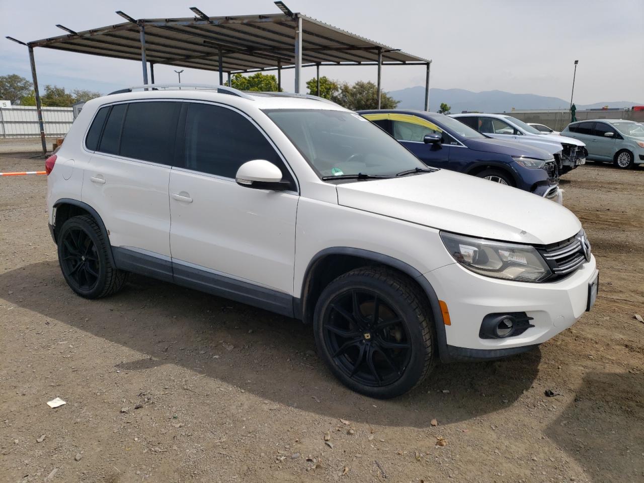 2012 VOLKSWAGEN Tiguan VIN WVGAV7AX6CW533297 photo 4