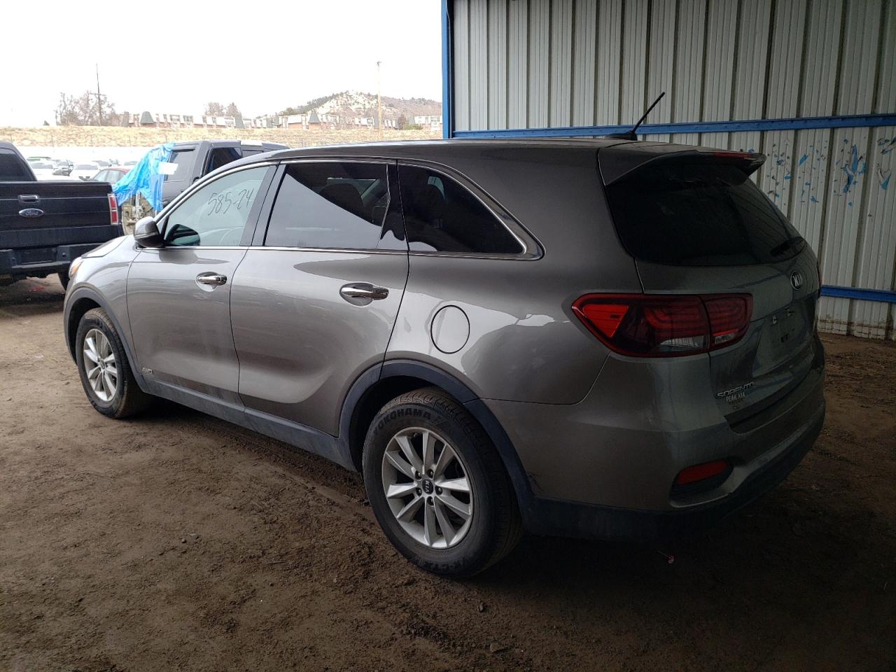 2019 Kia Sorento VIN 5XYPGDA50KG521020 photo 2