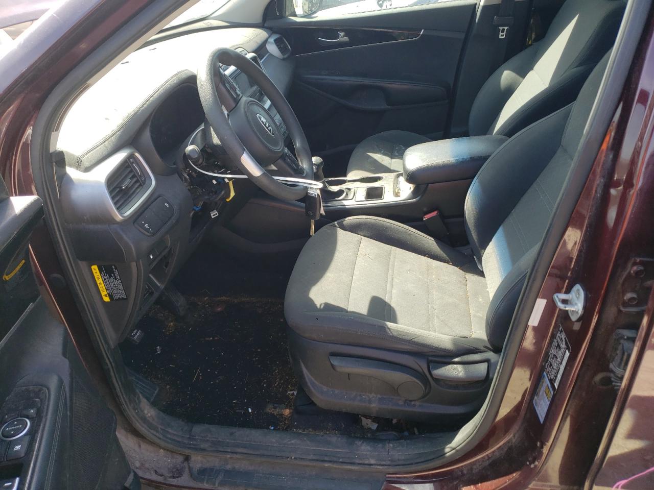 2018 Kia Sorento VIN 5XYPG4A58JG394628 photo 7
