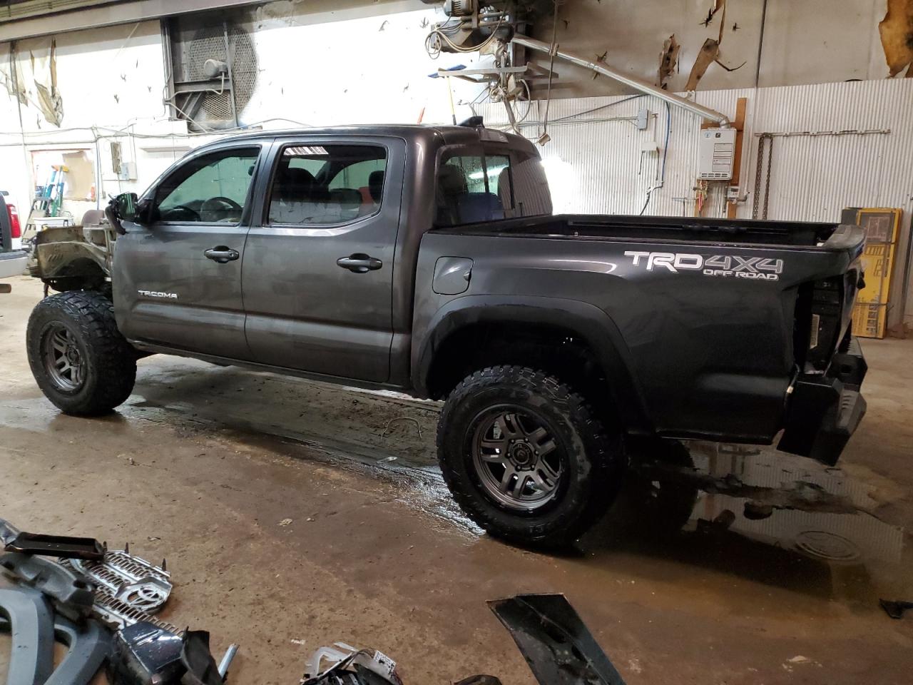 2017 TOYOTA Tacoma VIN 3TMCZ5AN6HM077846 photo 2