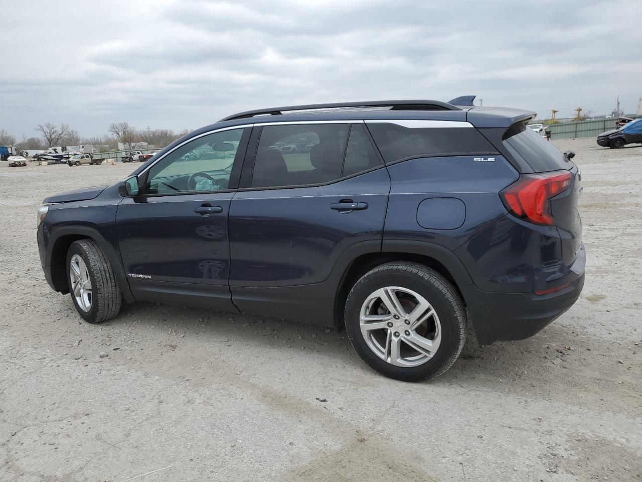 2019 GMC Terrain VIN 3GKALMEV1KL219910 photo 2