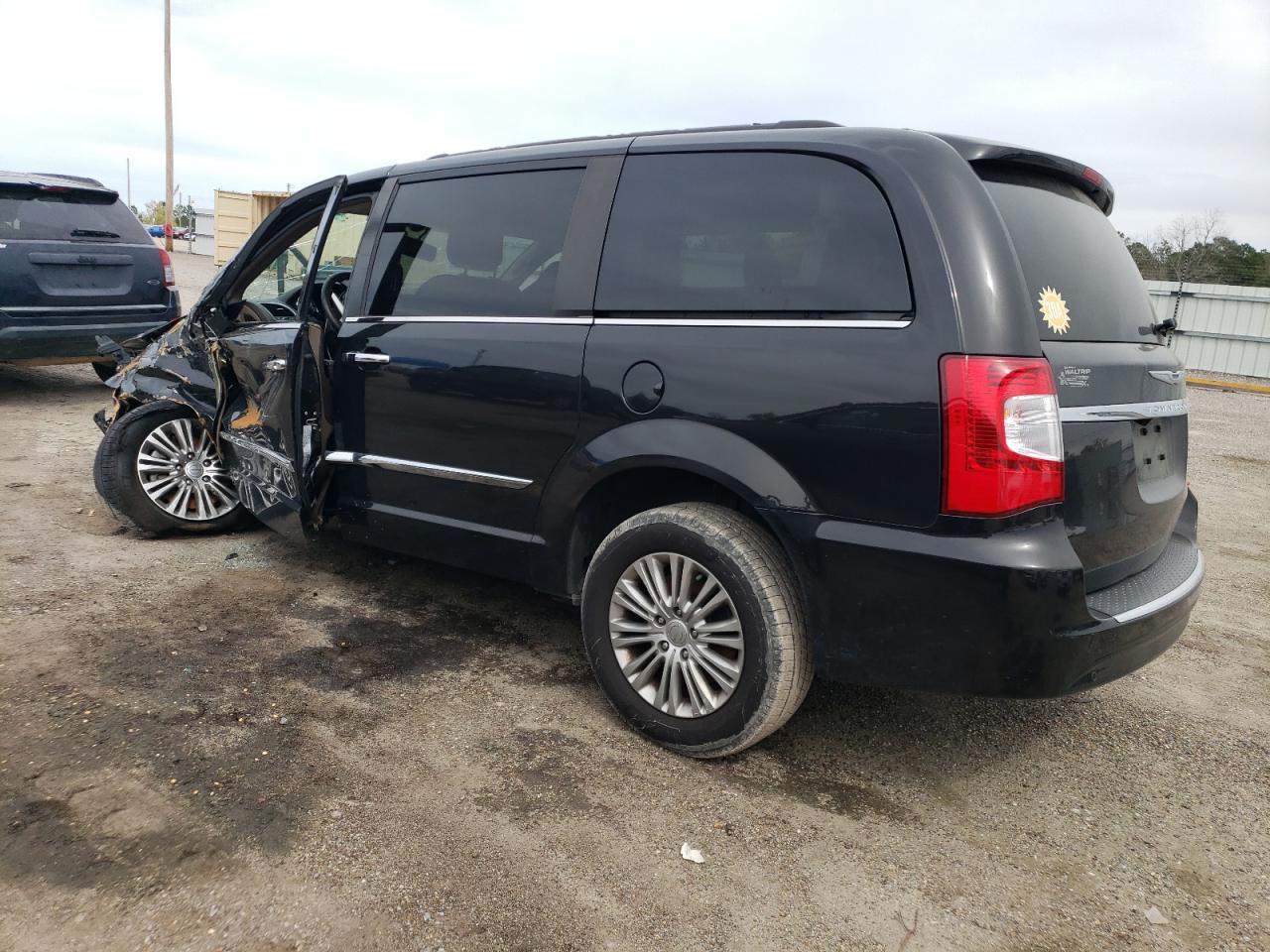 2015 Chrysler Minivan VIN 2C4RC1CG3FR674624 photo 2