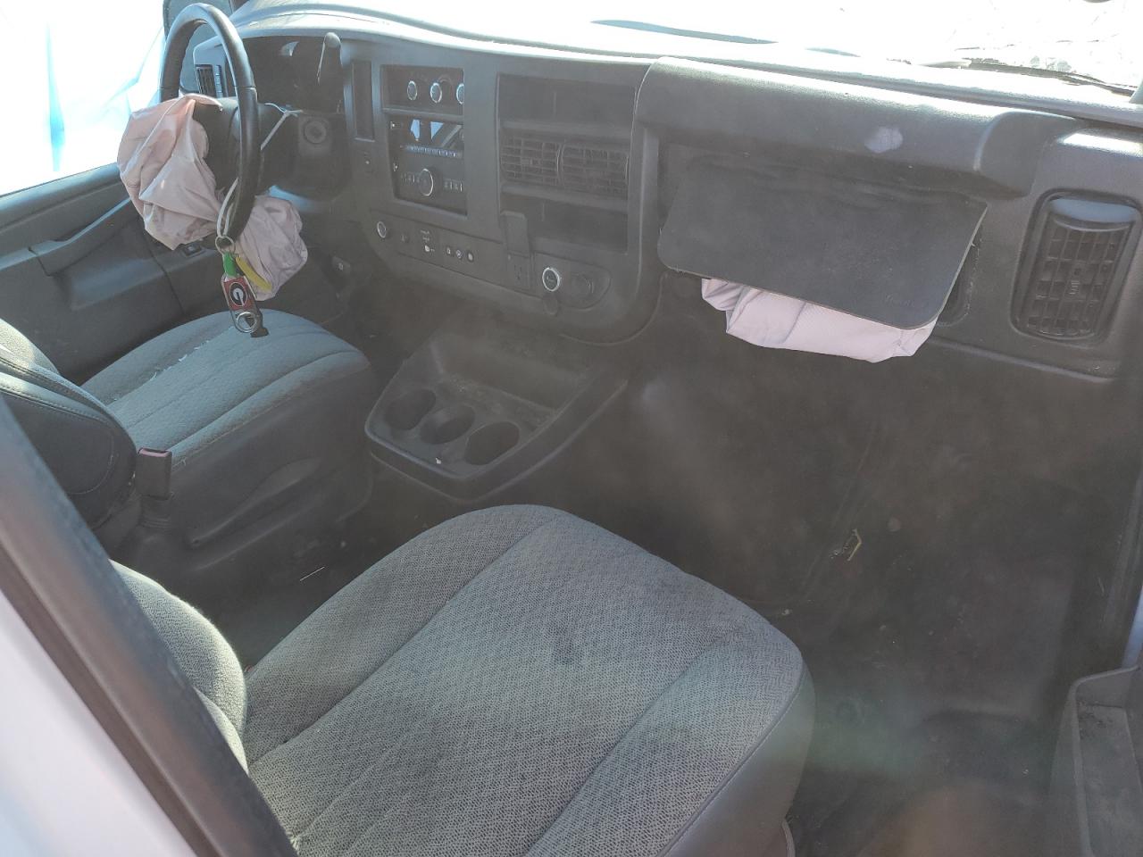 2020 Chevrolet Express VIN 1GCZGGFGXL1220213 photo 8