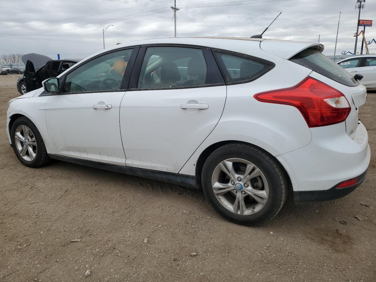 2012 Ford Focus se VIN 1FAHP3K29CL215495 photo 2