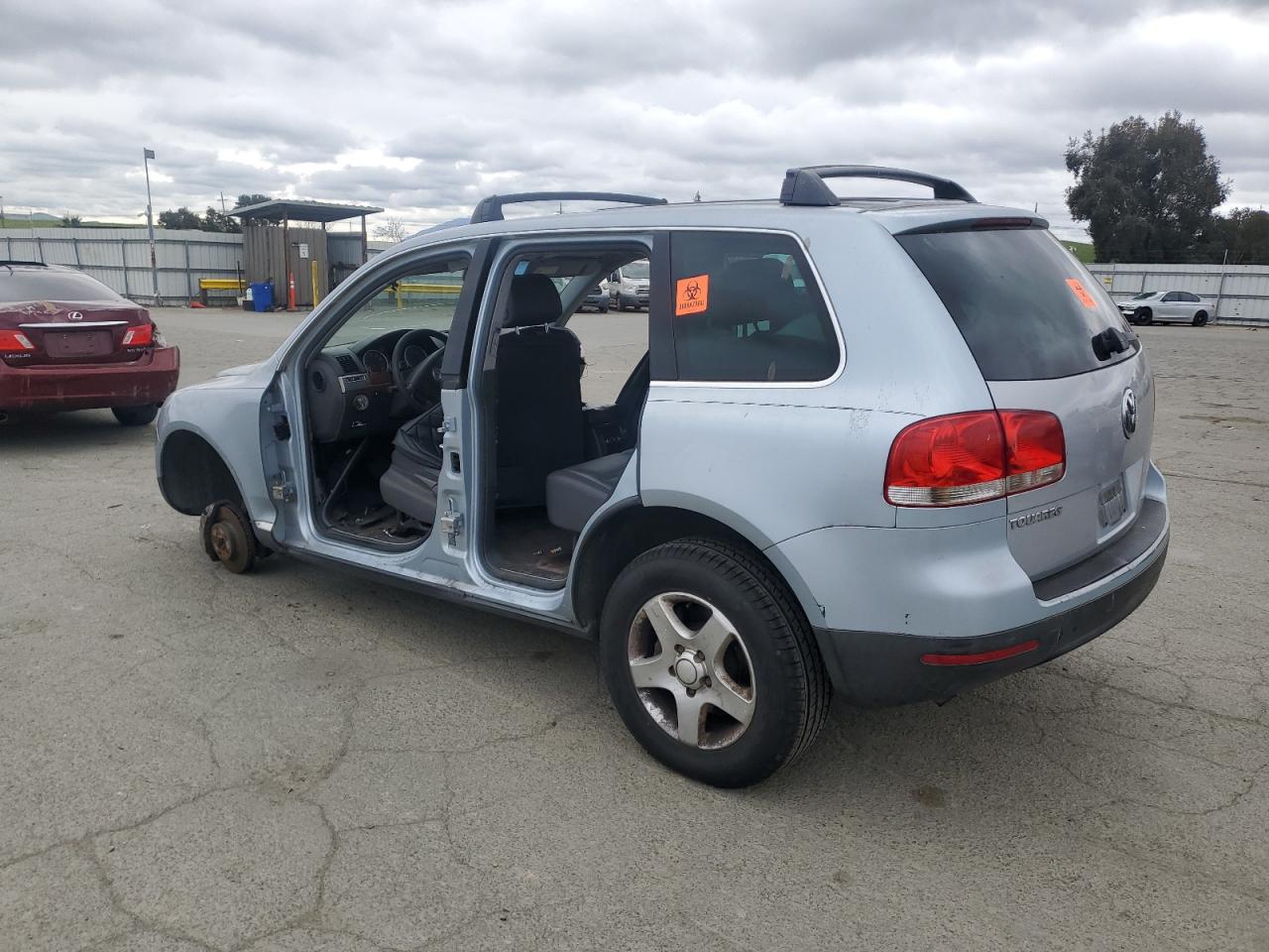 2004 Volkswagen Touareg VIN WVGBC67L64D025093 photo 2