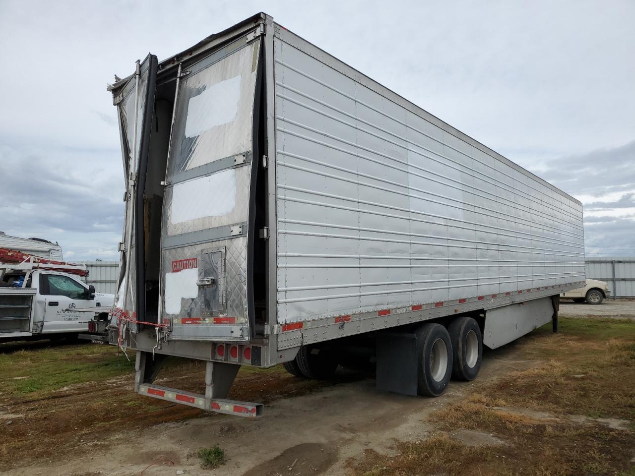 2017 Utility All models VIN 1UYVS2530HU788718 photo 4