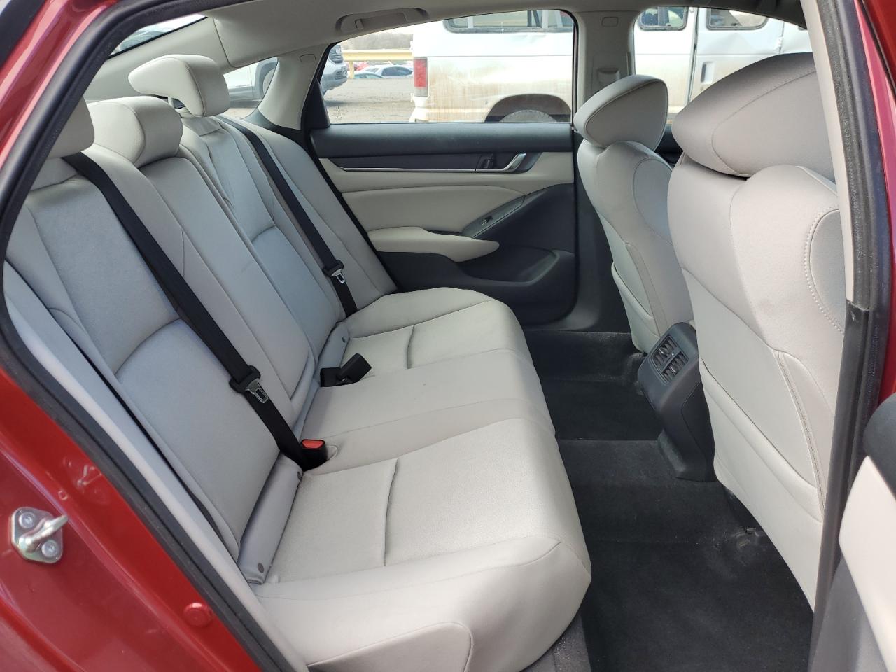 2018 Honda Accord VIN 1HGCV3F40JA008008 photo 10