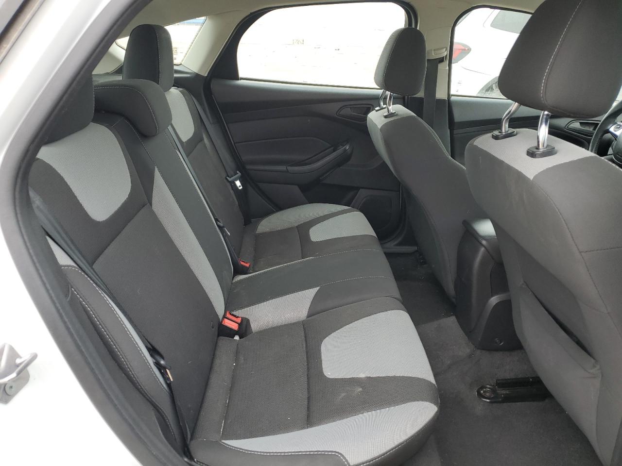 2012 Ford Focus se VIN 1FAHP3K29CL215495 photo 10