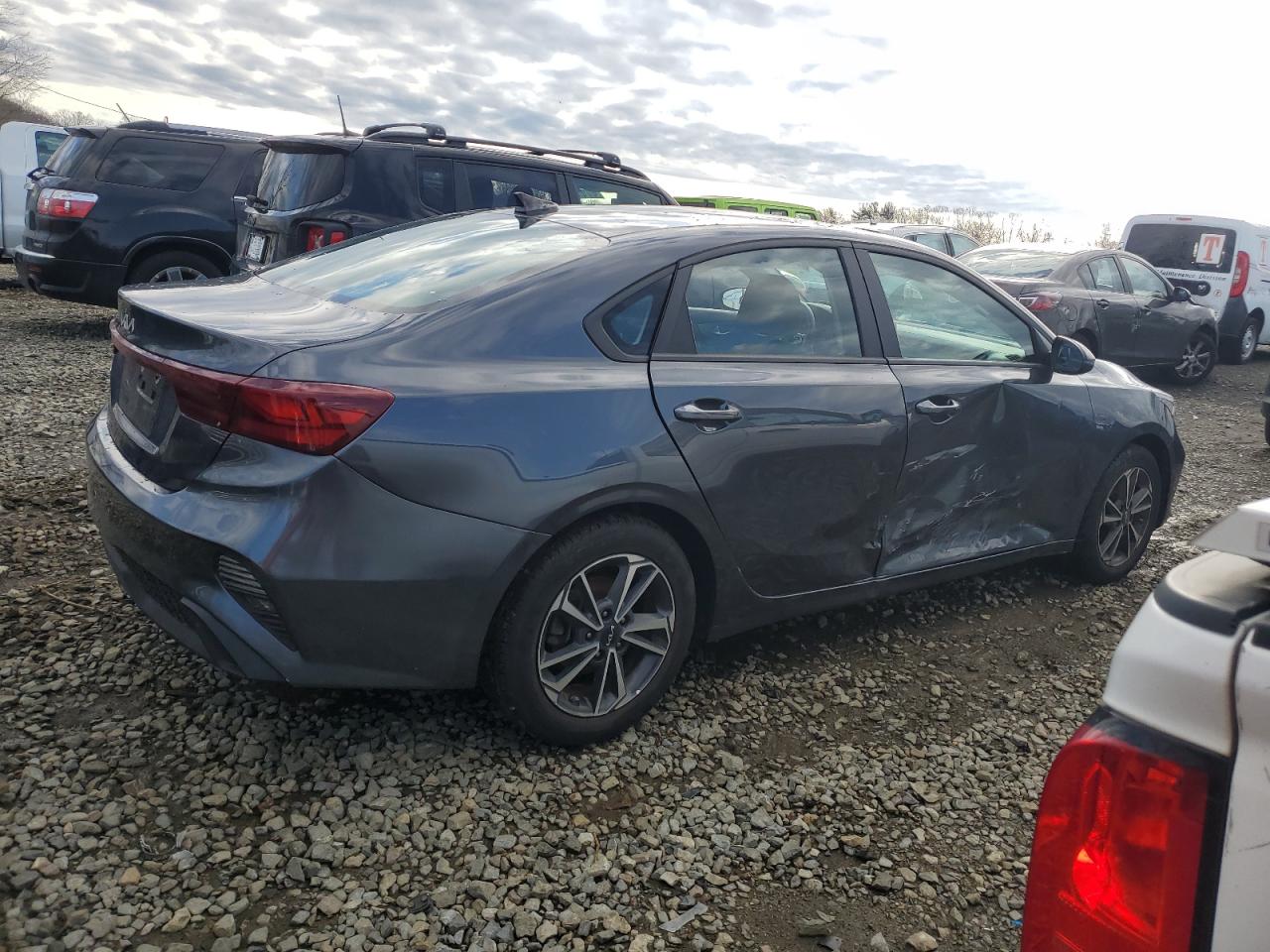 2023 KIA Forte VIN 3KPF24AD2PE604910 photo 3
