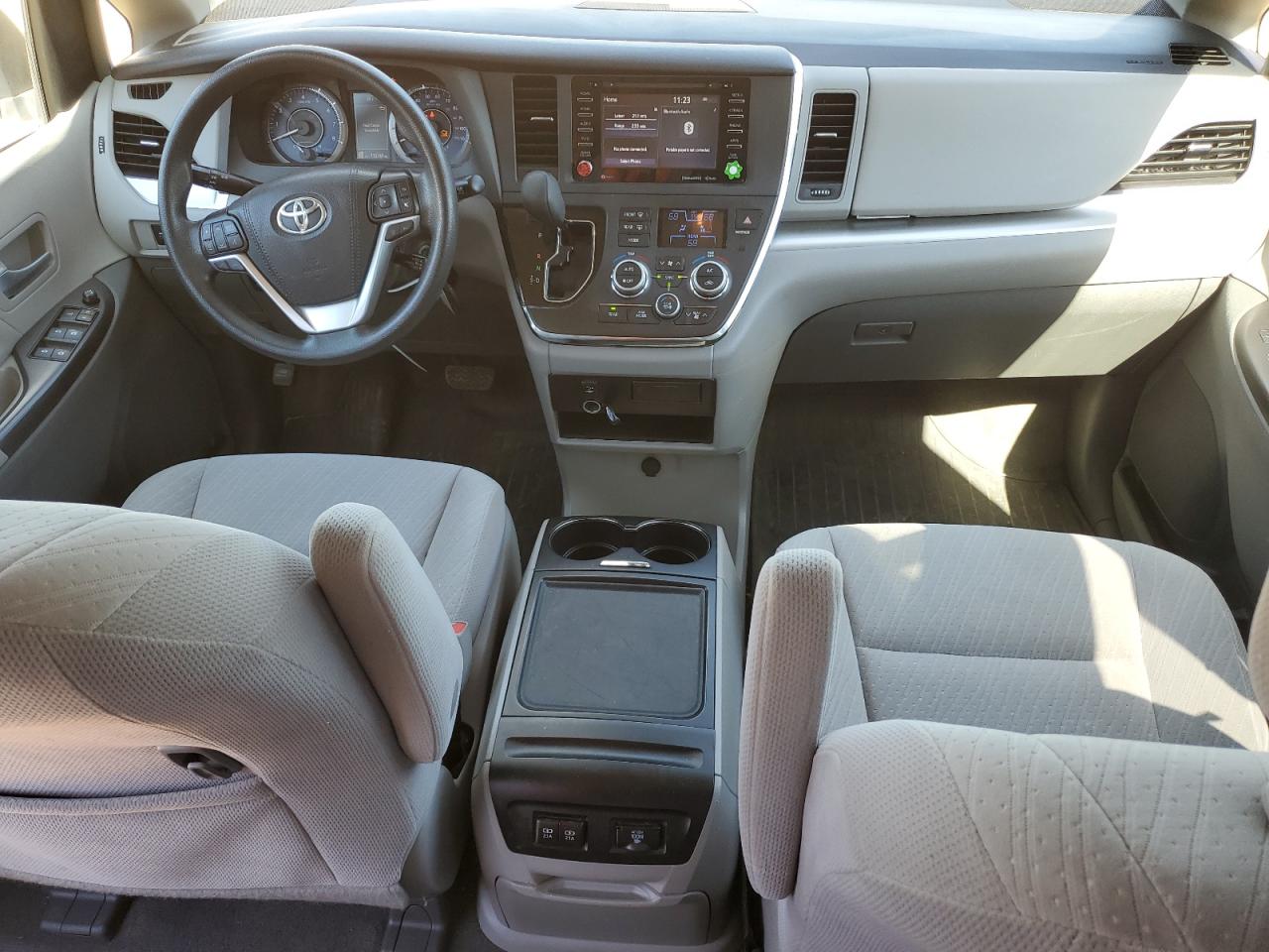 2018 Toyota Sienna le VIN 5TDKZ3DC1JS929696 photo 8