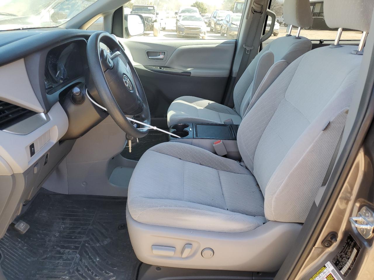 2018 Toyota Sienna le VIN 5TDKZ3DC1JS929696 photo 7