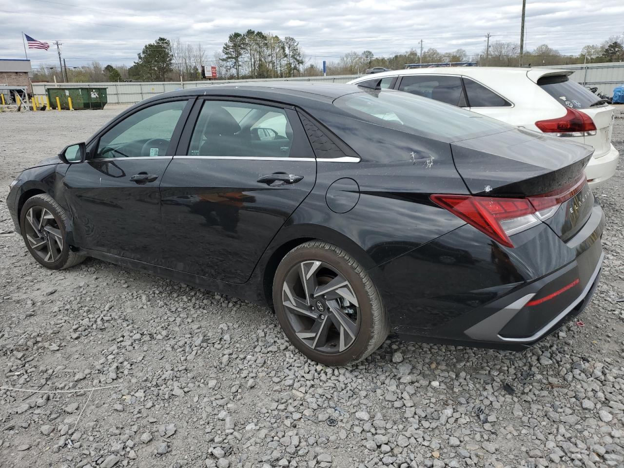 2024 Hyundai Elantra VIN KMHLS4DG8RU711940 photo 2