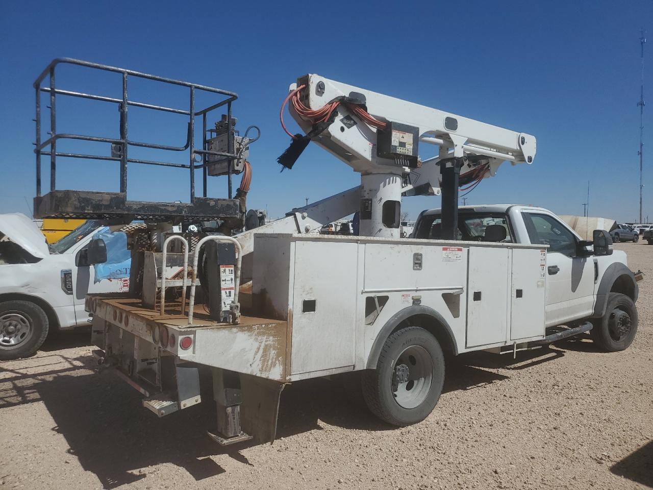 2019 Ford F550 VIN 1FDUF5HY1KDA06081 photo 4