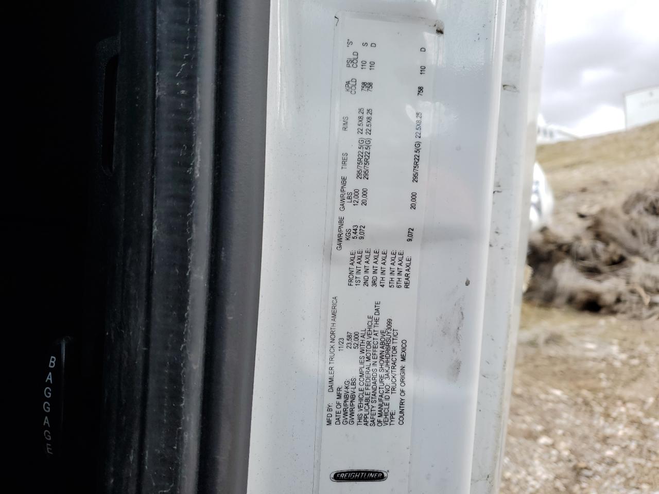 2024 FREIGHTLINER All other VIN 3AKJHHDR6RSUY3099 photo 10