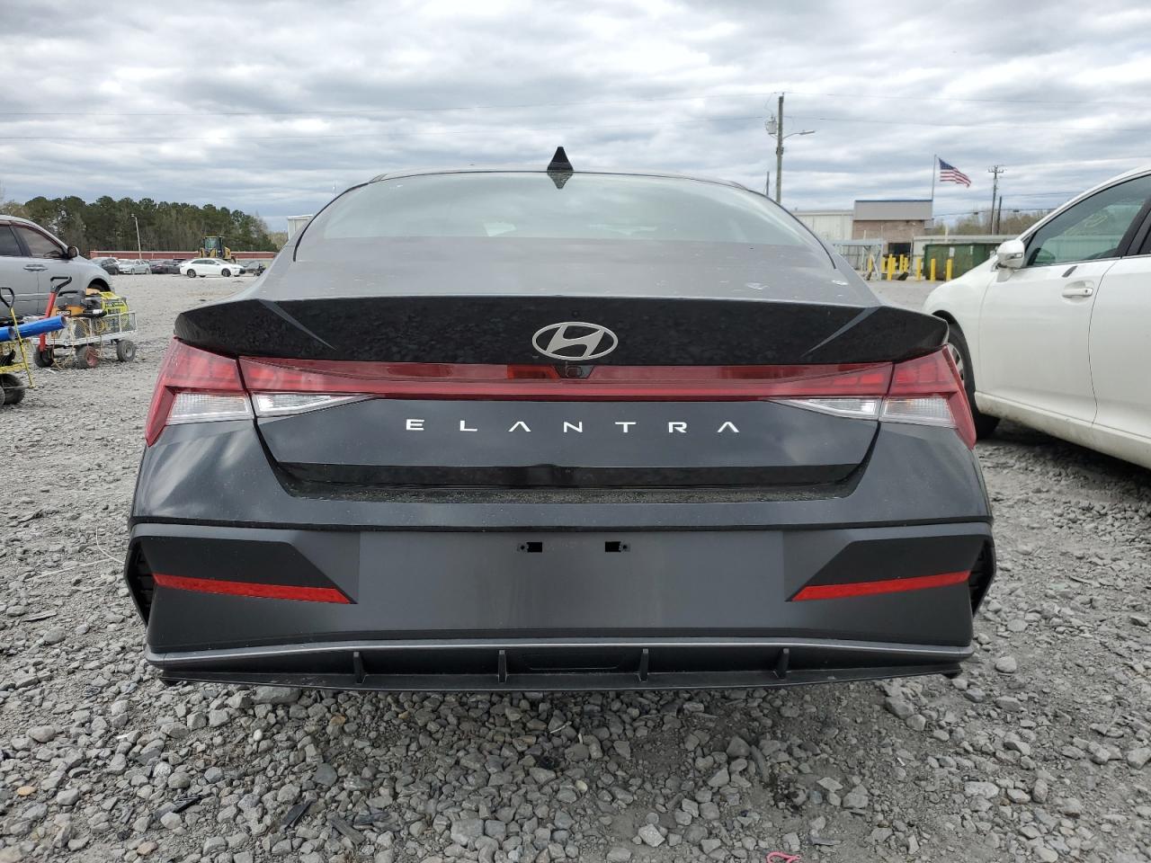 2024 Hyundai Elantra VIN KMHLS4DG8RU711940 photo 6