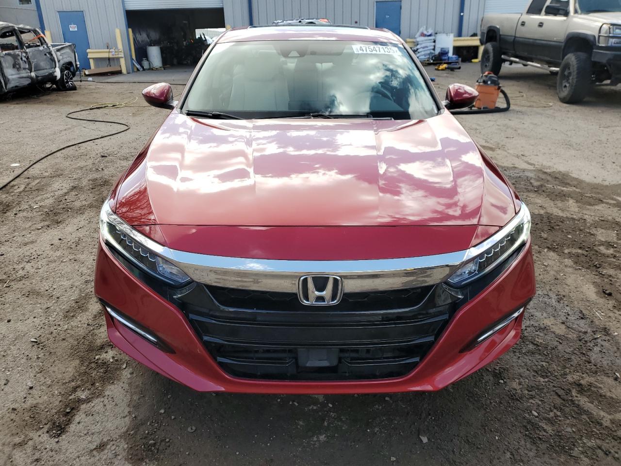 2018 Honda Accord VIN 1HGCV3F40JA008008 photo 5