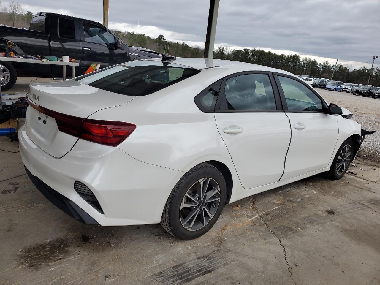 2023 Kia Forte VIN 3KPF24AD0PE566416 photo 3