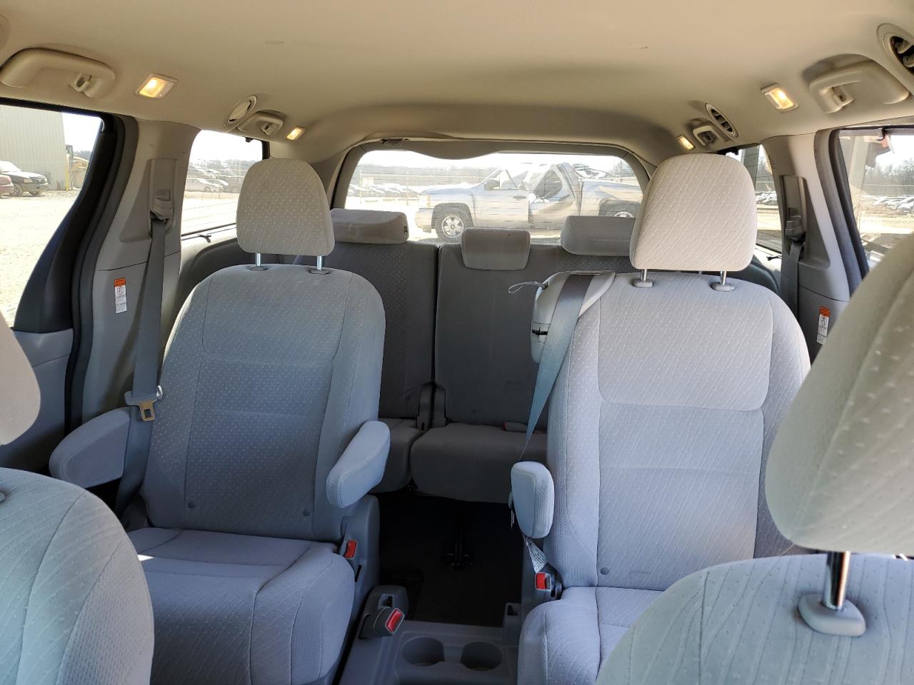 2018 Toyota Sienna le VIN 5TDKZ3DC1JS929696 photo 10