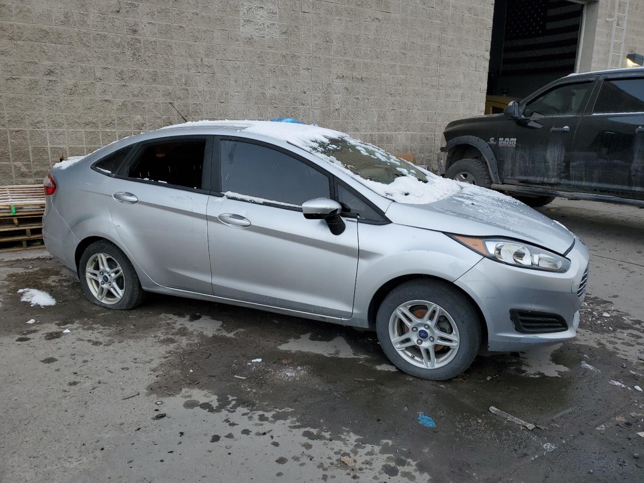 2018 Ford Fiesta VIN 3FADP4BJ1JM110697 photo 4