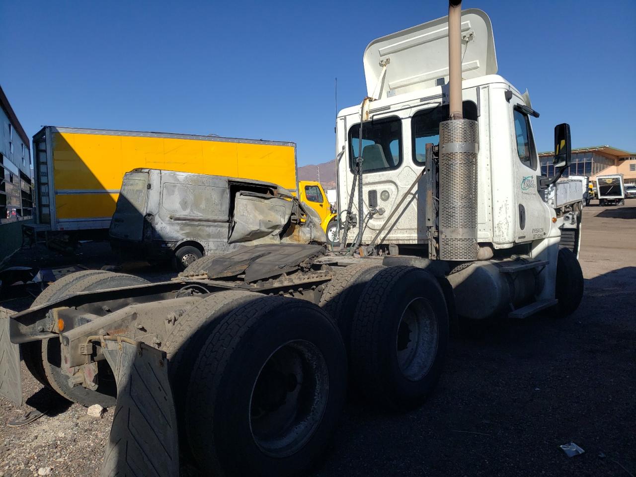 2011 FREIGHTLINER All other VIN 1FUJGEDR6BSAV3259 photo 4
