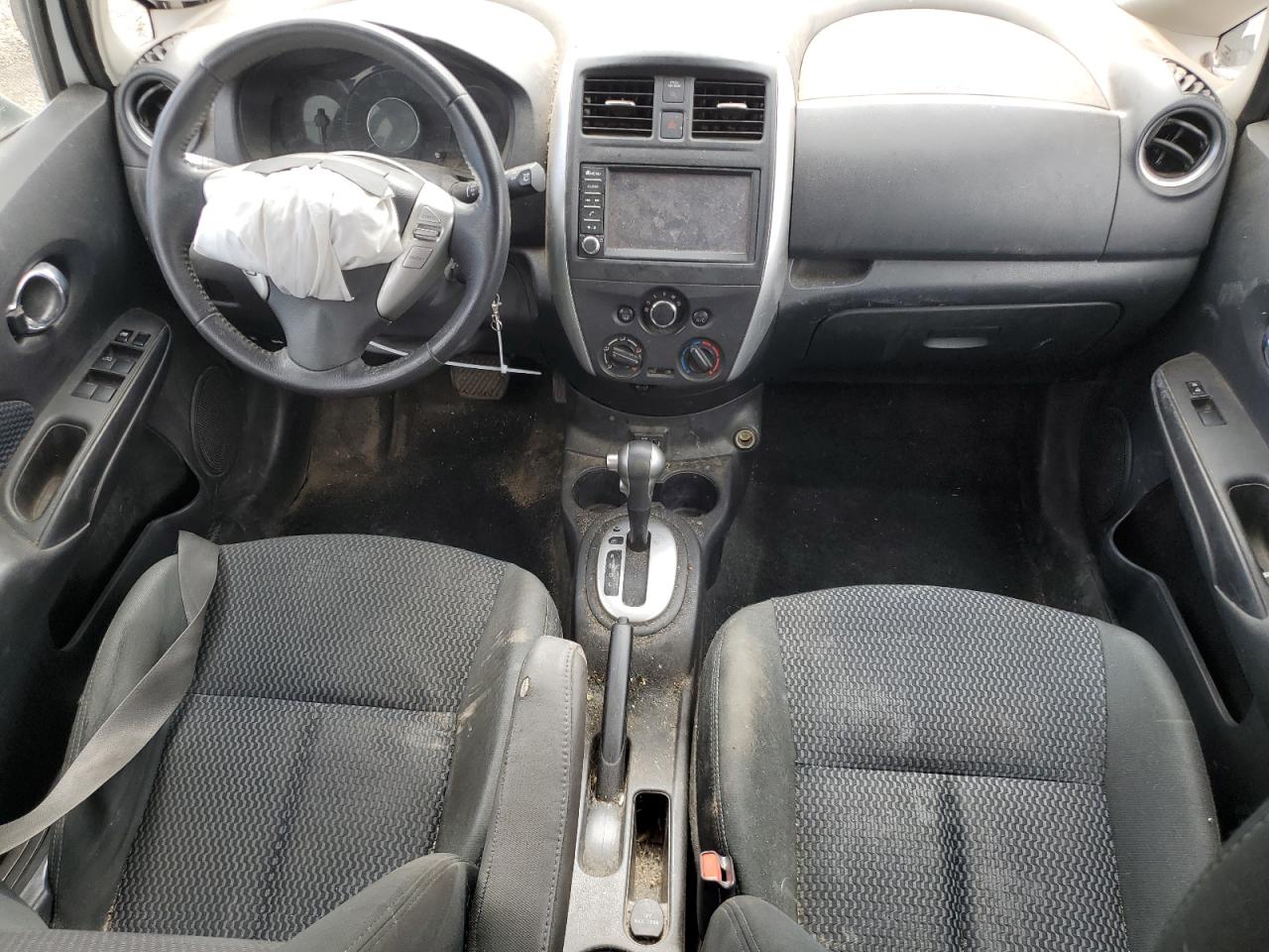 2019 NISSAN Versa note VIN 3N1CE2CP9KL363120 photo 8