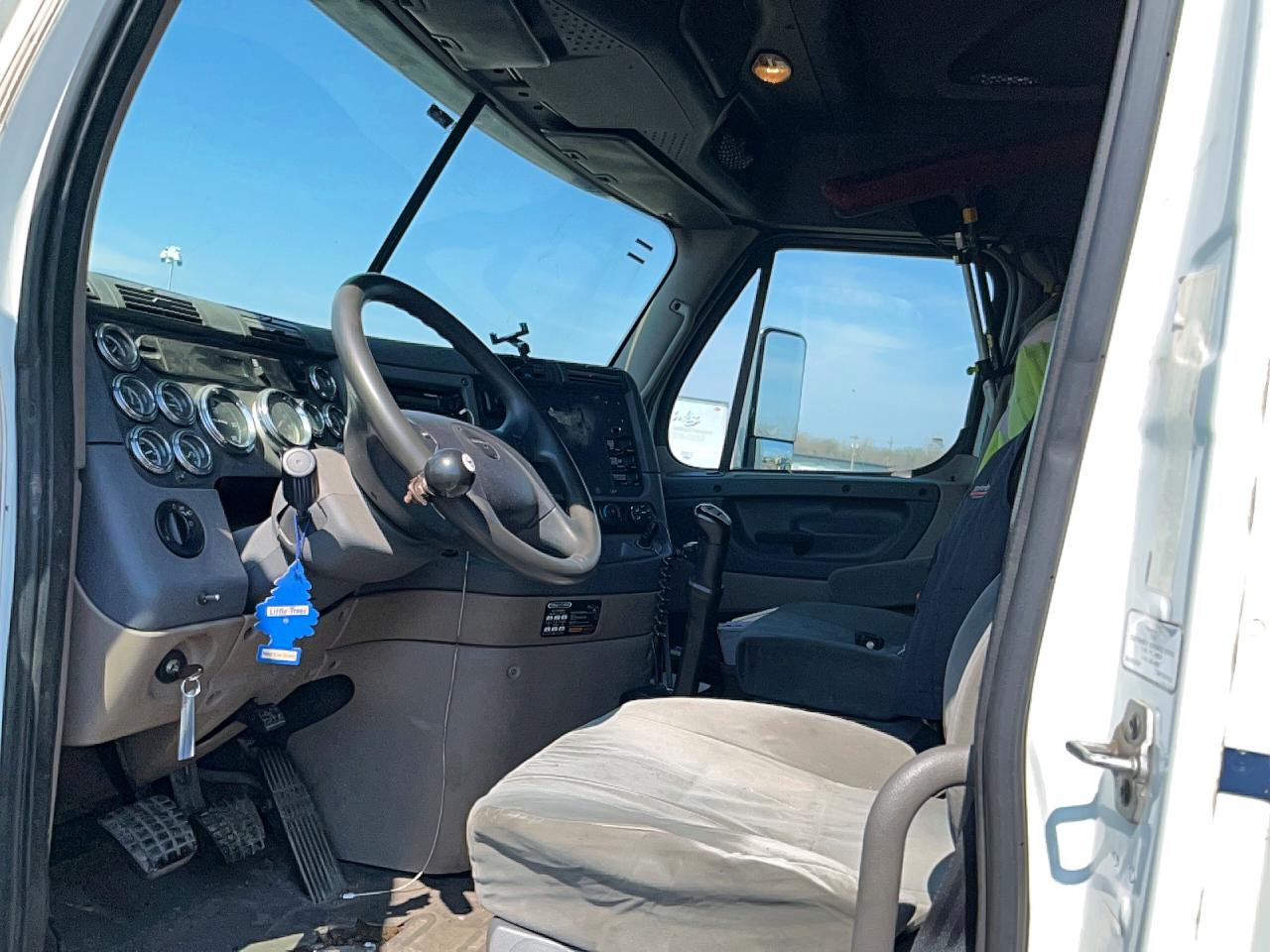 2013 FREIGHTLINER All other VIN 1FUJGLDR4DLBV8738 photo 9
