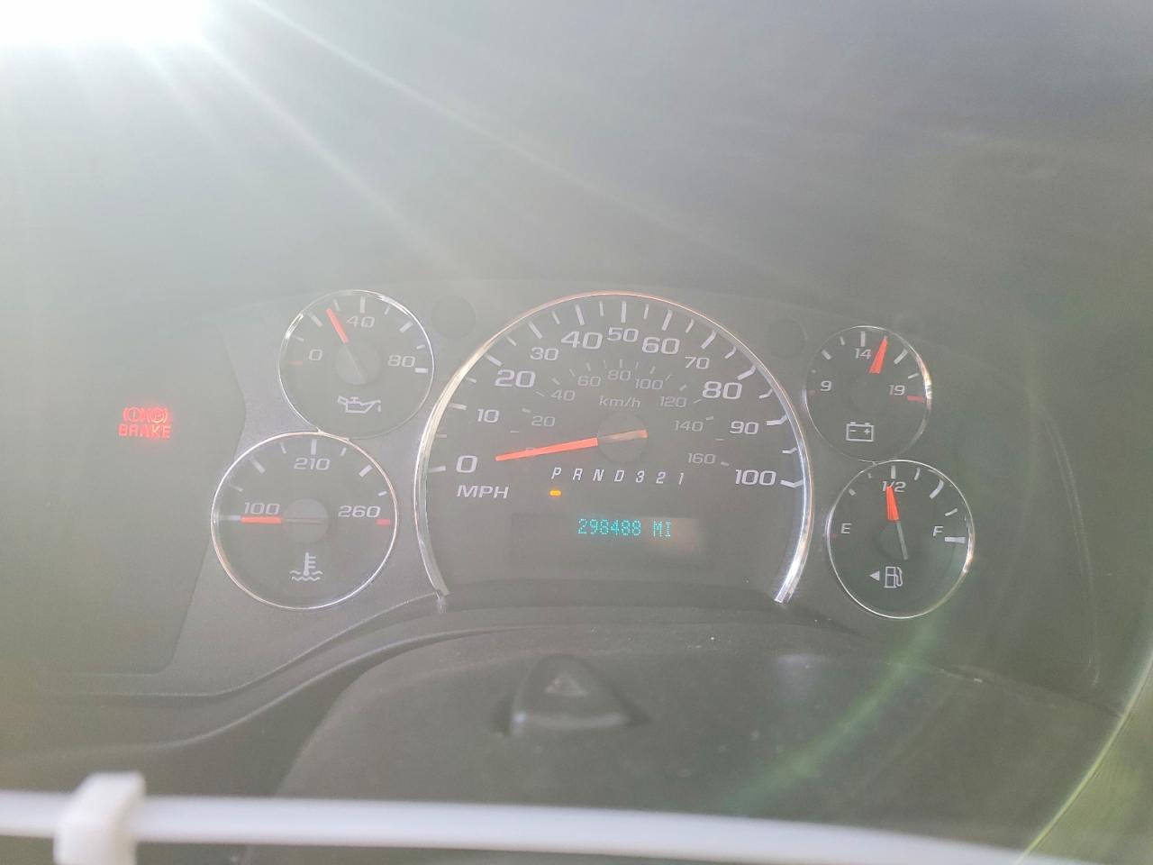 2008 Chevrolet Express VIN 1GCGG25C981155323 photo 9