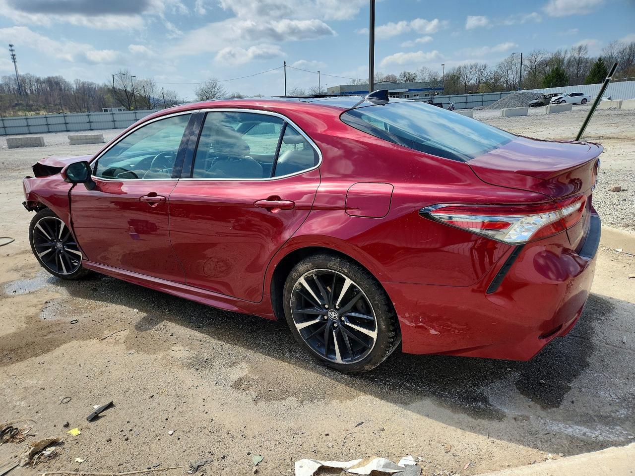 2018 Toyota Camry VIN 4T1BZ1HK2JU500290 photo 2