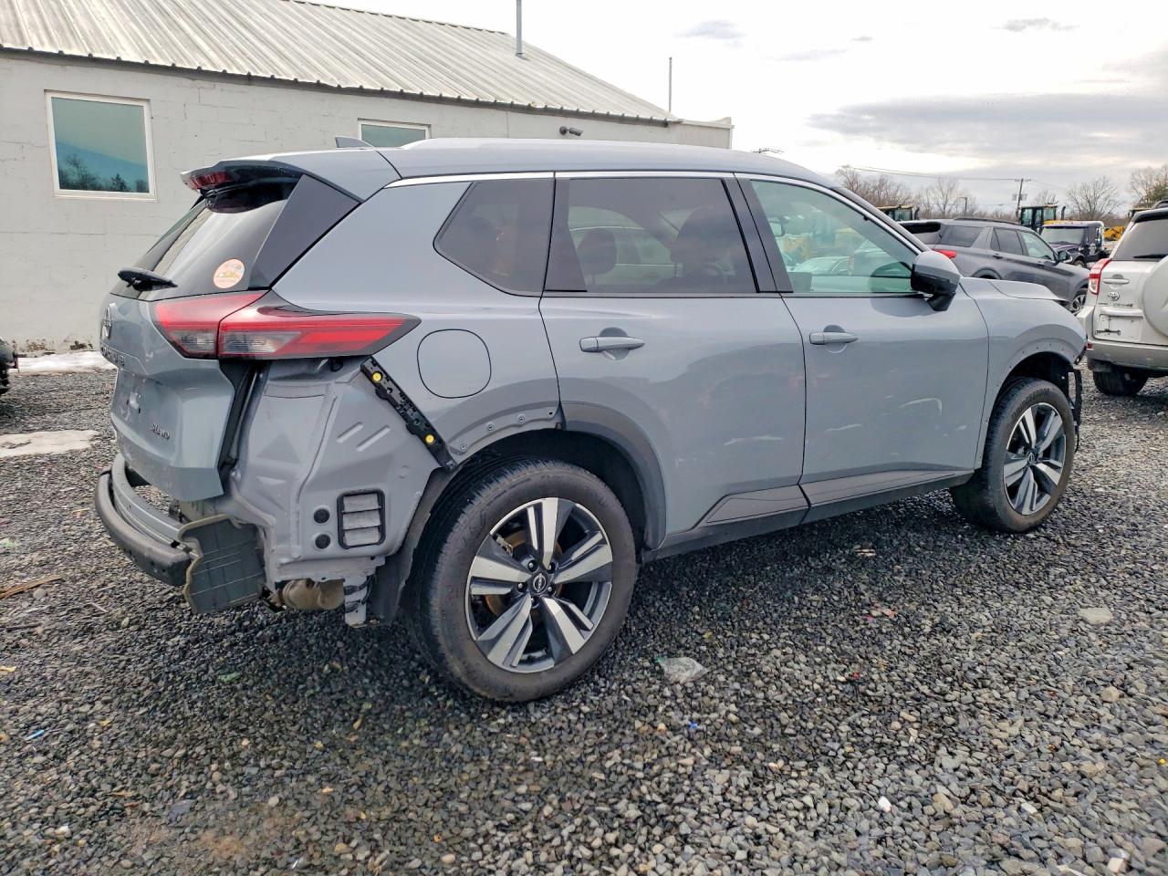 2024 Nissan Rogue VIN 5N1BT3CB5RC728032 photo 3