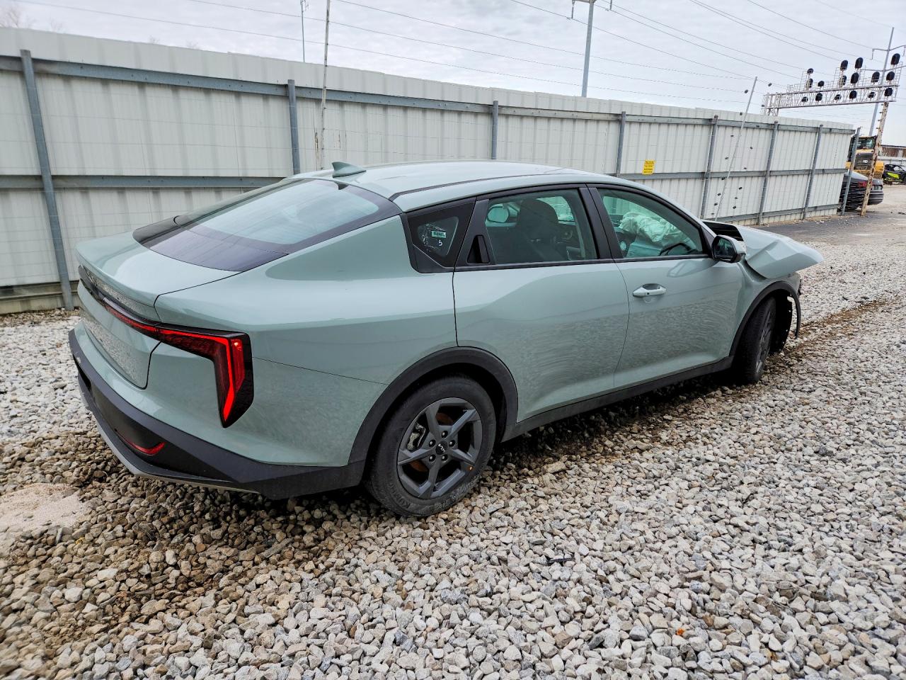 2025 Kia All other VIN 3KPFT4DE7SE040729 photo 3
