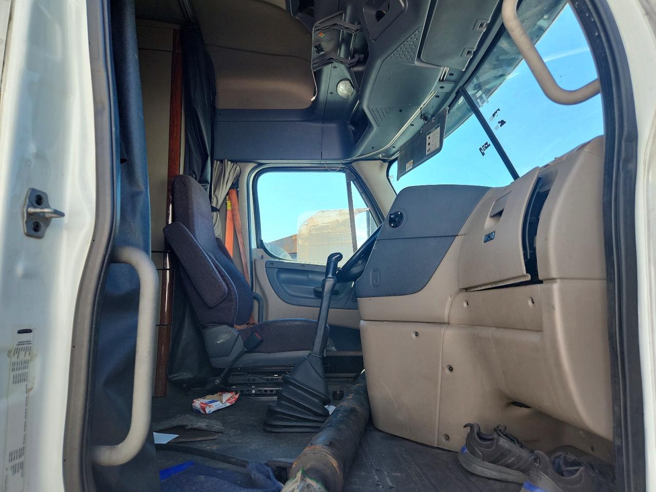 2018 FREIGLINER All other VIN 1FUJGLDR4JLJY7231 photo 5