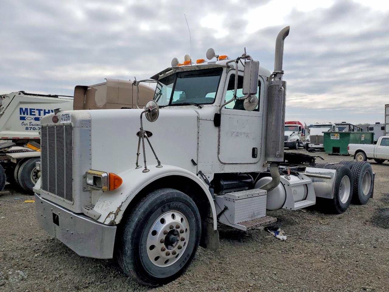 2007 PETERBILT All other VIN 1XPFDU9X07N747082 photo 2