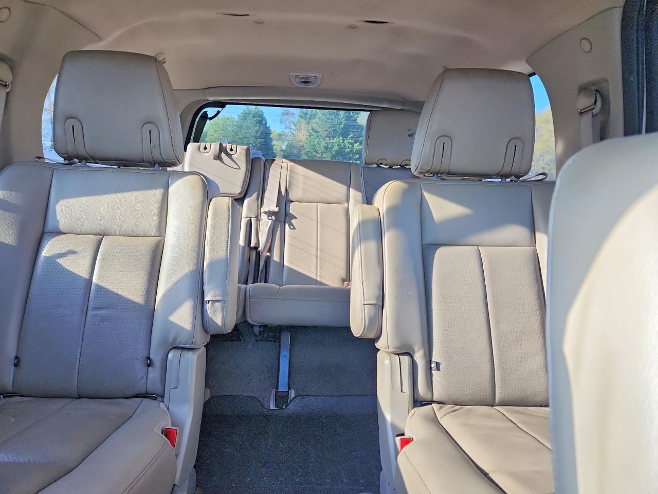 2013 Ford Expedition VIN 1FMJU1K50DEF62928 photo 10