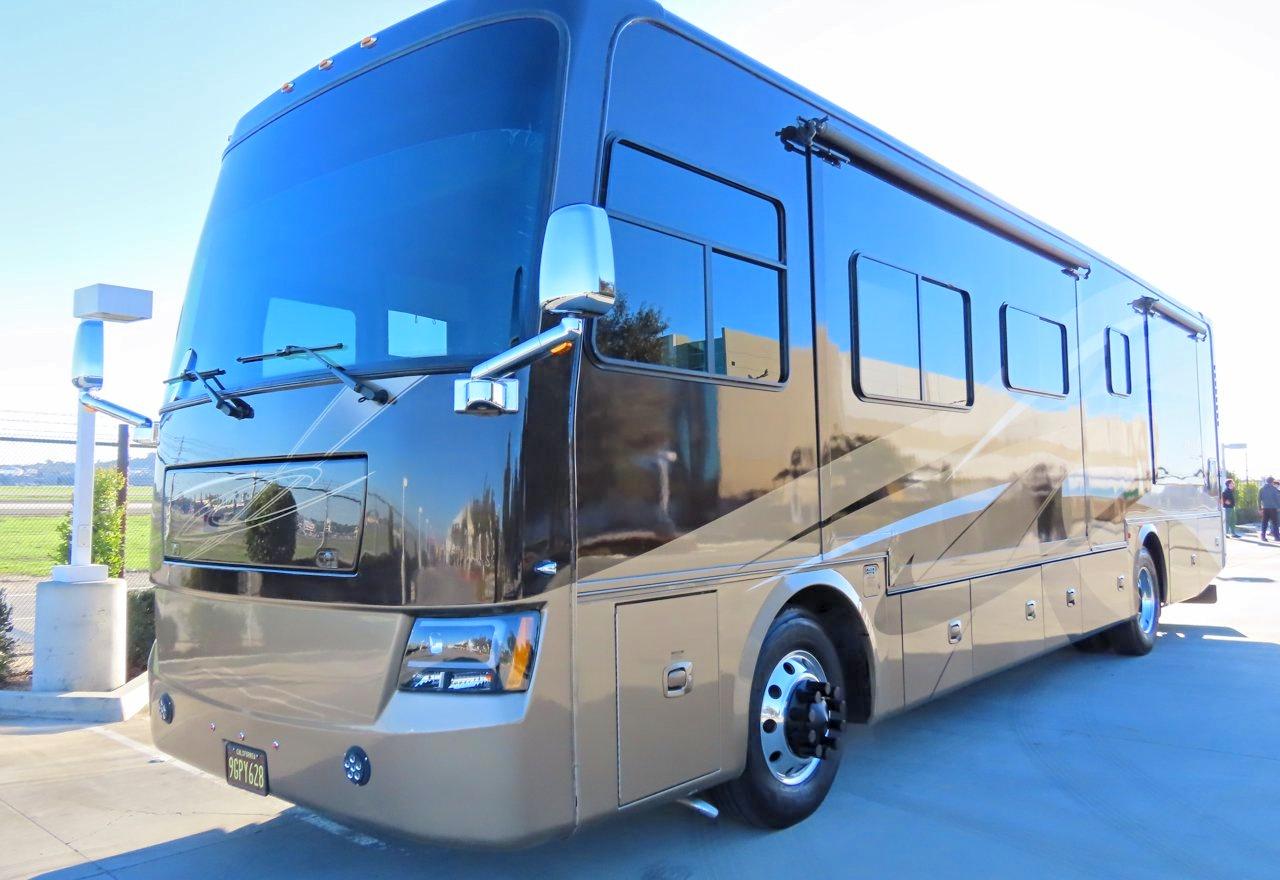 2010 FREIGHTLINER All other VIN 4UZAB2DTXACAS7588 photo 2